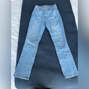 Abercrombie 90’s slim straight ultra high rise jean